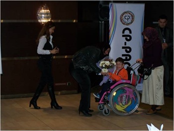 Serebral Palsili Çocukların Anne-Baba ve Öğretmenleri İçin Destekleyici Paketlerin Geliştirilmesi