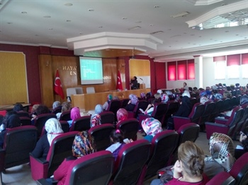 Isparta'da Mahalle Annesi Adaylarına Eğitim Düzenlendi